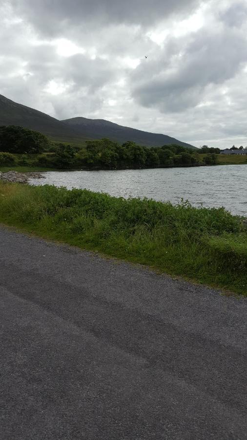 Riverwalk House B&B Oughterard Exterior foto